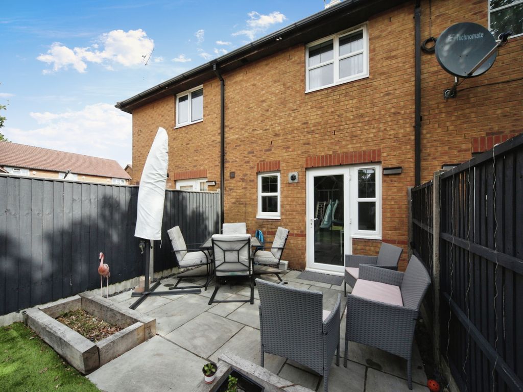 2 bed terraced house for sale in Laureate Way, Hemel Hempstead HP1, £325,000