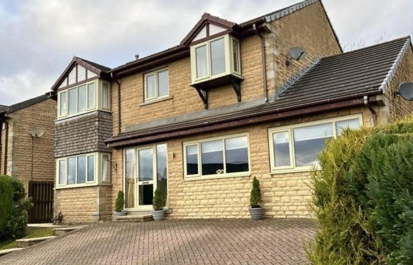 5 bed detached house for sale in Ball Grove Drive, Colne BB8, £419,950