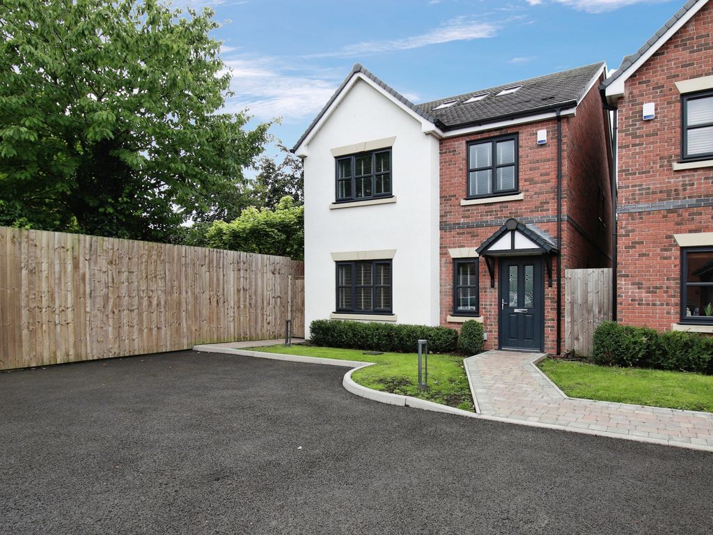 5 bed detached house for sale in The Drive, Maxstoke Lane, Coleshill, Birmingham B46, £600,000