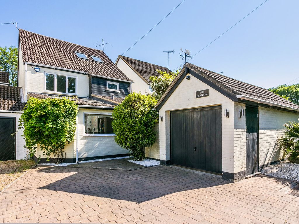 4 bed detached house for sale in Temple Lane, Marlow SL7, £875,000