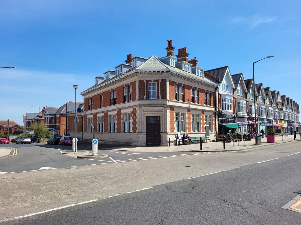 Retail premises to let in 2 & 2A Southbourne Grove, Southbourne, Bournemouth, Dorset BH6, £60,000 pa