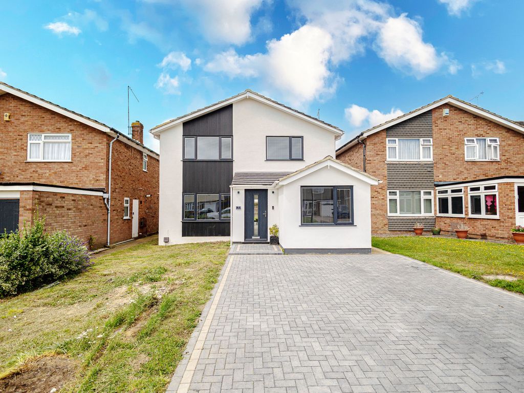 5 bed detached house for sale in Butterys, Southend-On-Sea SS1, £800,000