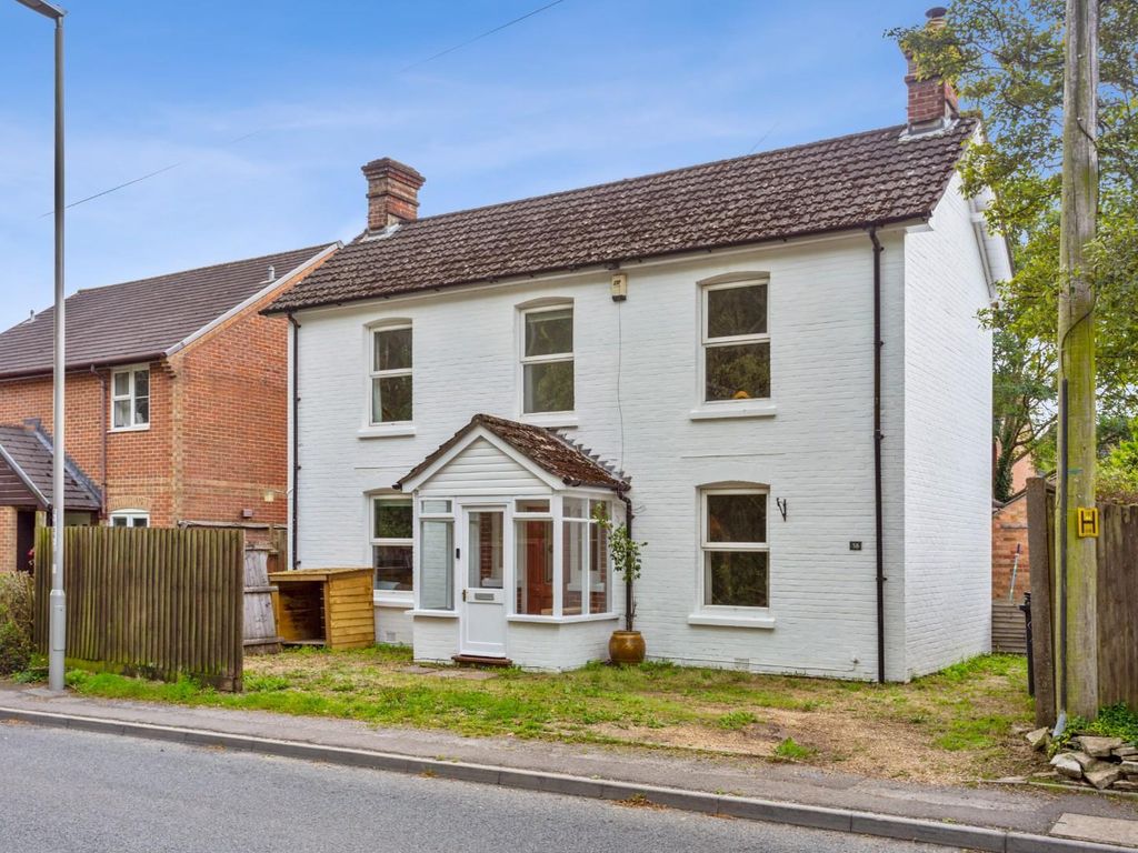 3 bed cottage for sale in Station Road, Alderholt, Fordingbridge SP6, £420,000