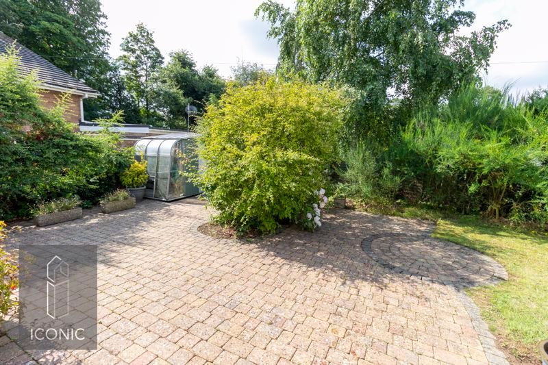 4 bed detached bungalow for sale in Somerset Way, Taverham, Norwich NR8, £450,000