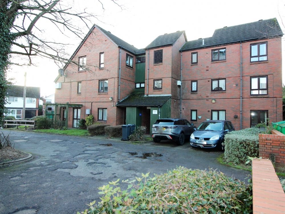 1 bed flat for sale in St. Stephens Gardens, Wolverhampton Street, Willenhall WV13, £83,000