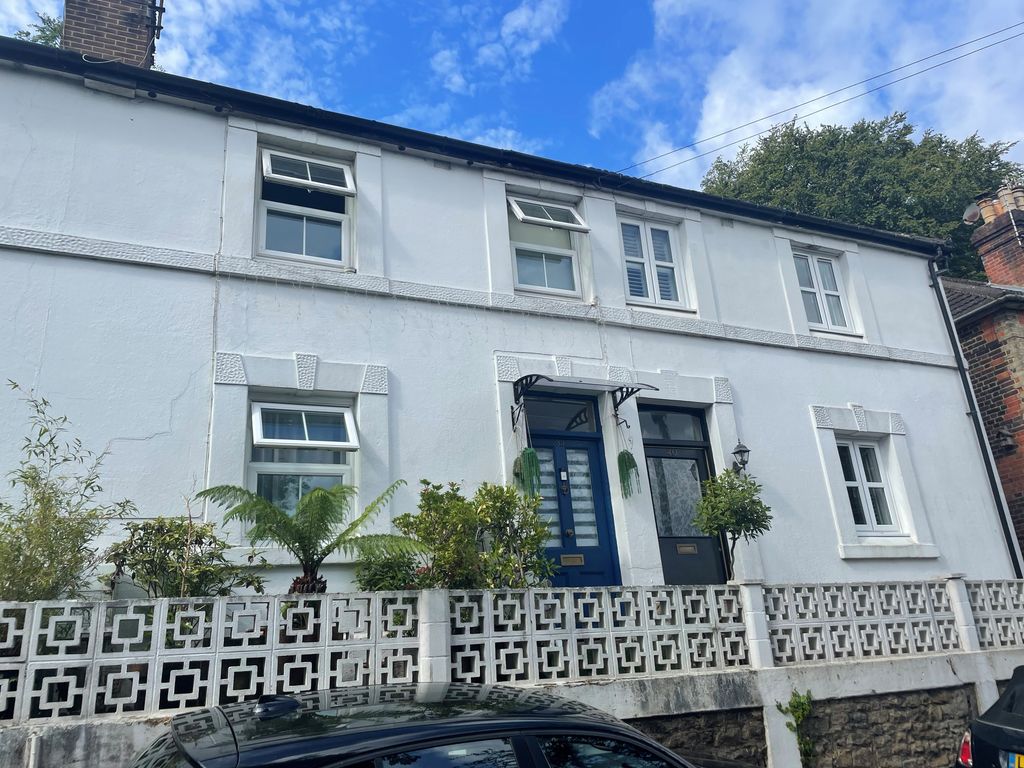 3 bed cottage for sale in Latimer Road, Godalming GU7, £410,000