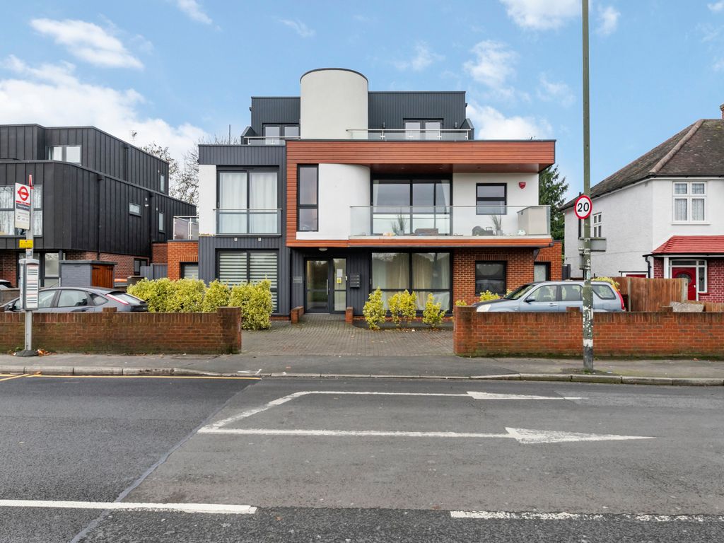 New home, 2 bed flat for sale in Commonside West, Mitcham CR4, £425,000