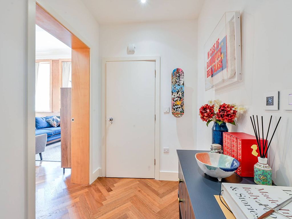 1 bed flat for sale in Acton Town Hall Apartments, Acton, London W3, £500,000