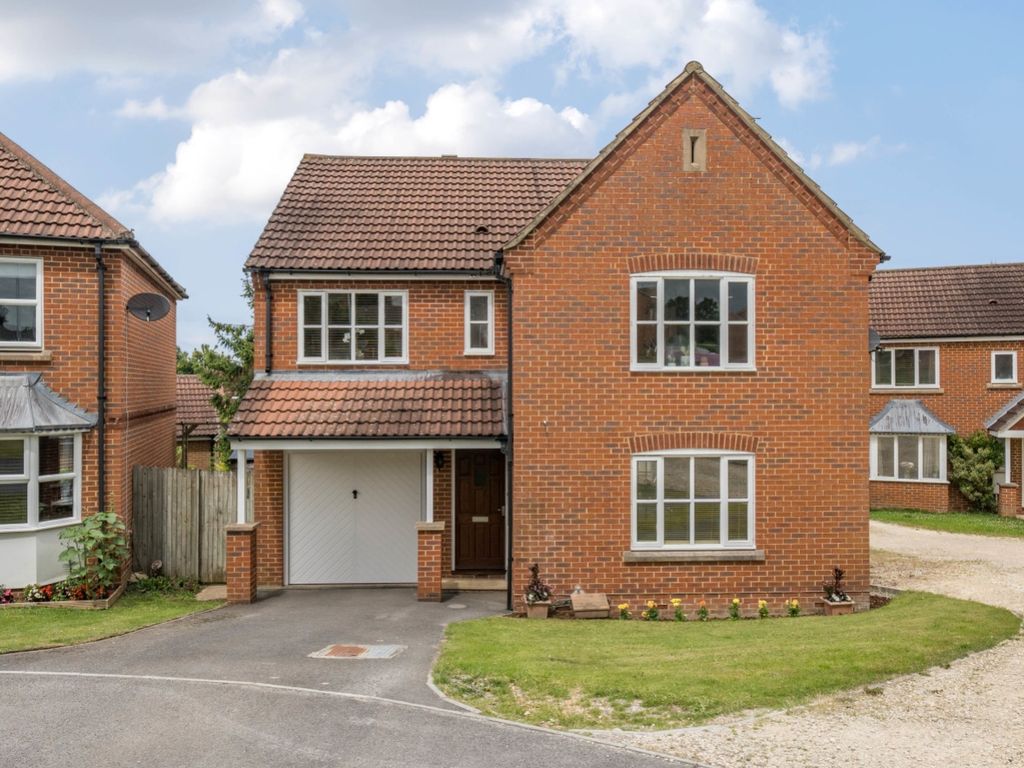 4 bed detached house for sale in Tregoze Way, The Prinnels, Swindon, Wiltshire SN5, £450,000