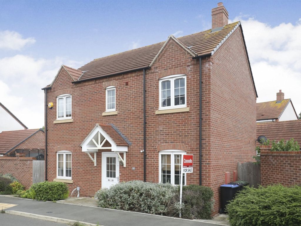 4 bed detached house for sale in Horseshoe Crescent, Wellesbourne, Warwick CV35, £415,000