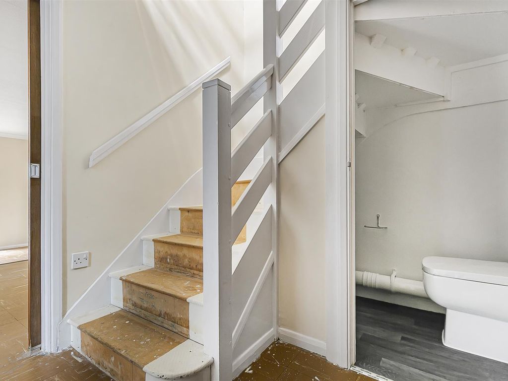 3 bed semi-detached house for sale in Aldridge Walk, London N14, £684,995
