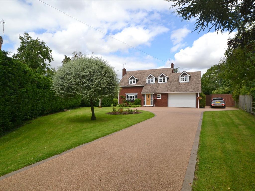 4 bed detached house for sale in Kinnersley, Severn Stoke, Worcester WR8, £735,000