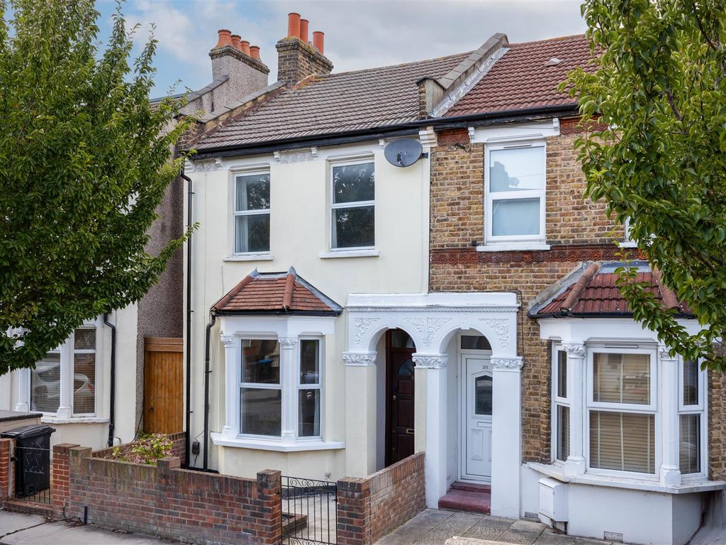 3 bed terraced house for sale in Watcombe Road, London SE25, £440,000