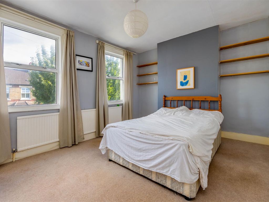 3 bed terraced house for sale in Watcombe Road, London SE25, £440,000