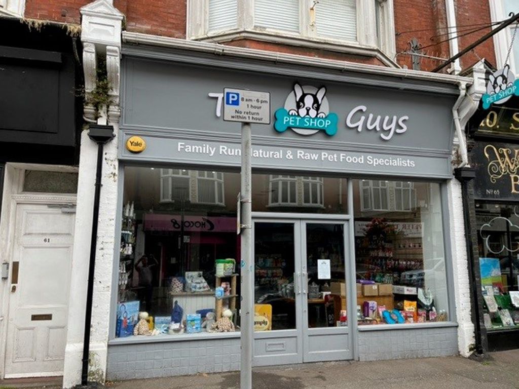 Retail premises to let in Poole Road, Westbourne, Bournemouth BH4, £18,000 pa