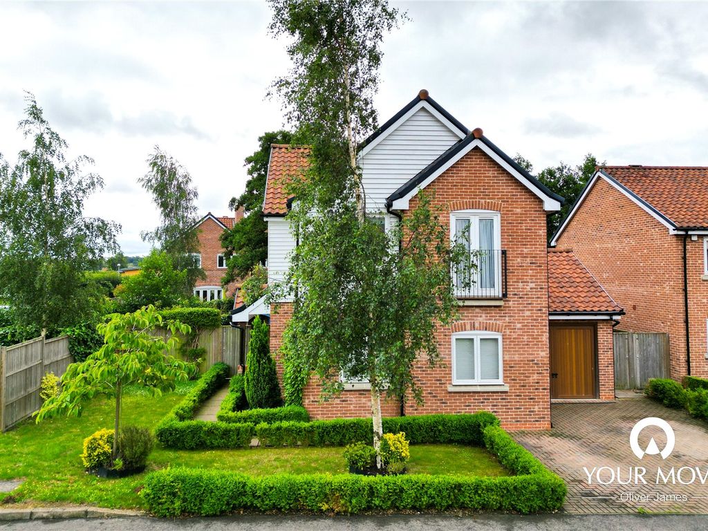 3 bed detached house for sale in Waterside Drive, Ditchingham, Bungay, Norfolk NR35, £375,000
