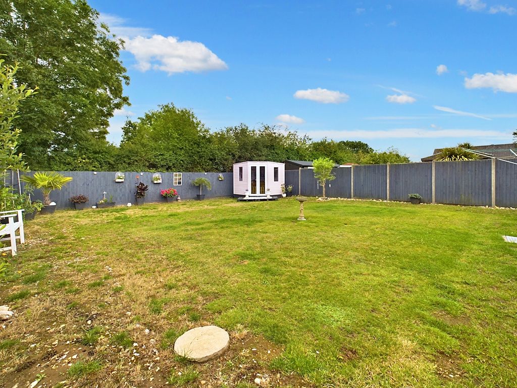 3 bed detached bungalow for sale in Heathlands Drive, Croxton, Thetford, Norfolk IP24, £350,000