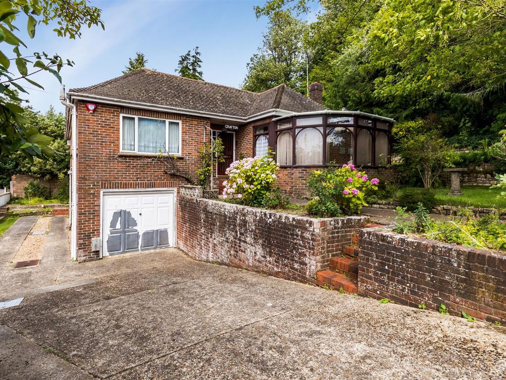 3 bed detached bungalow for sale in Grangeways, Patcham, Brighton BN1, £700,000