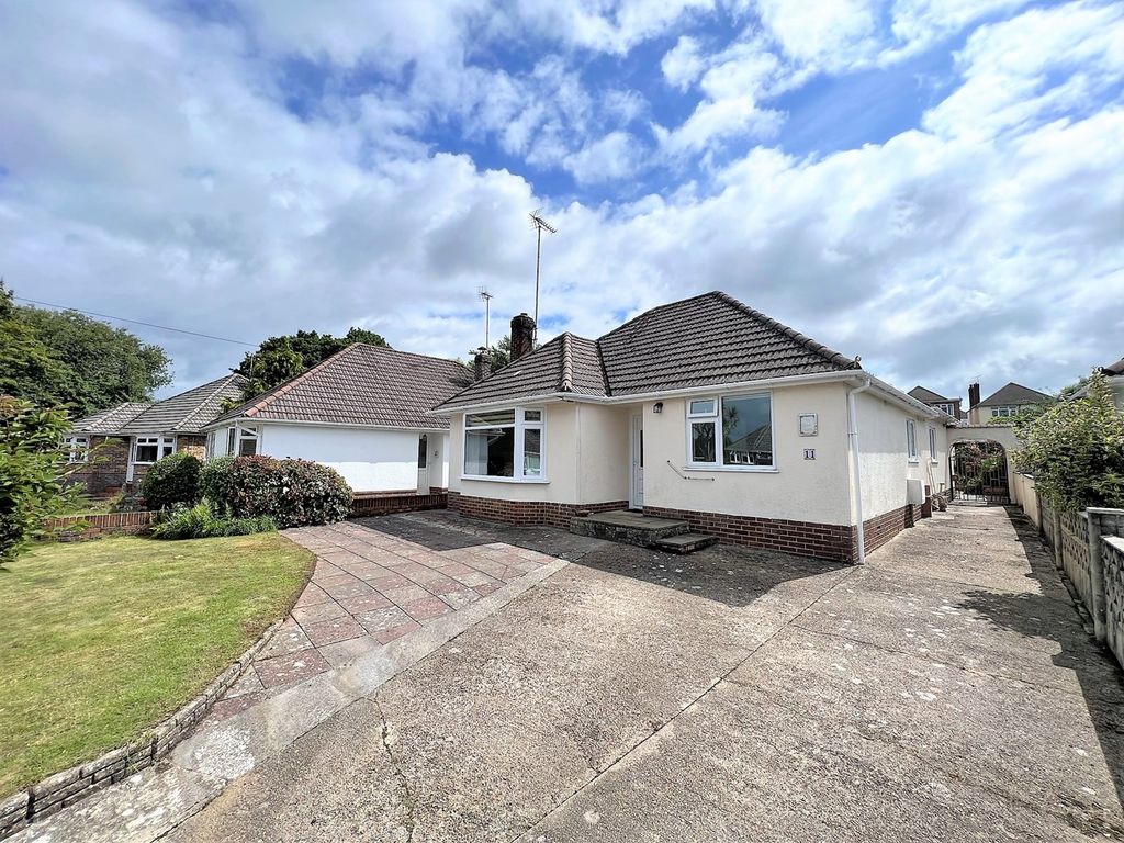 3 bed bungalow for sale in Well Lane, Poole BH15, £365,000