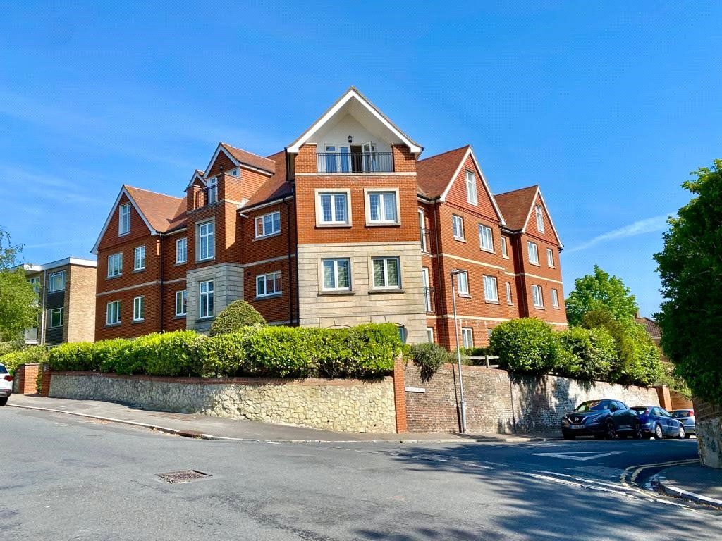 3 bed flat for sale in Carew Road, Eastbourne BN21, £495,000