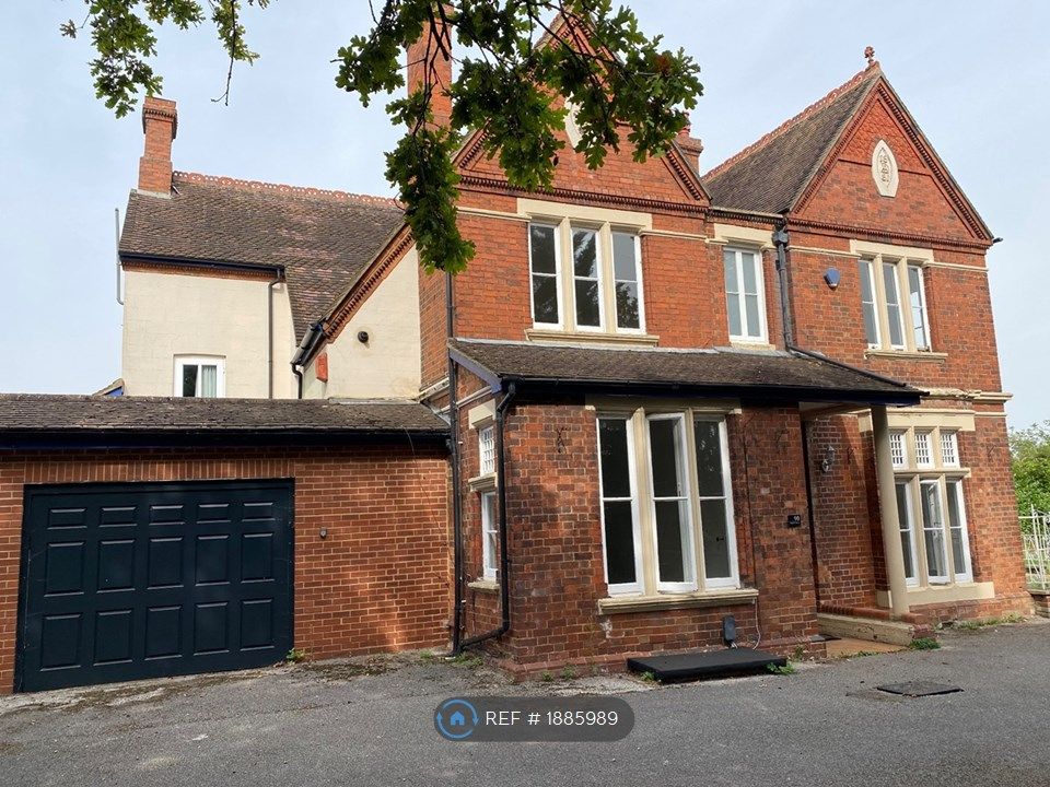 4 bed detached house to rent in Watling Street, Fenny Stratford, Milton Keynes MK1, £2,750 pcm