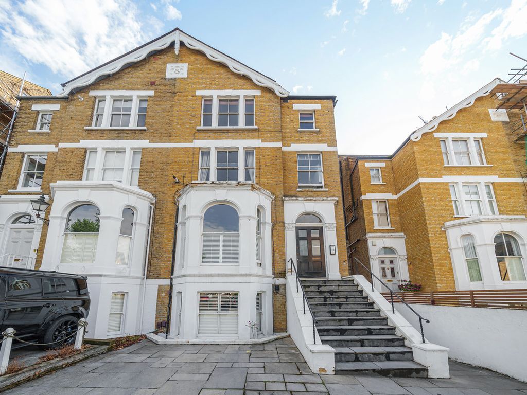 1 bed flat for sale in Onslow Road, London TW10, £650,000