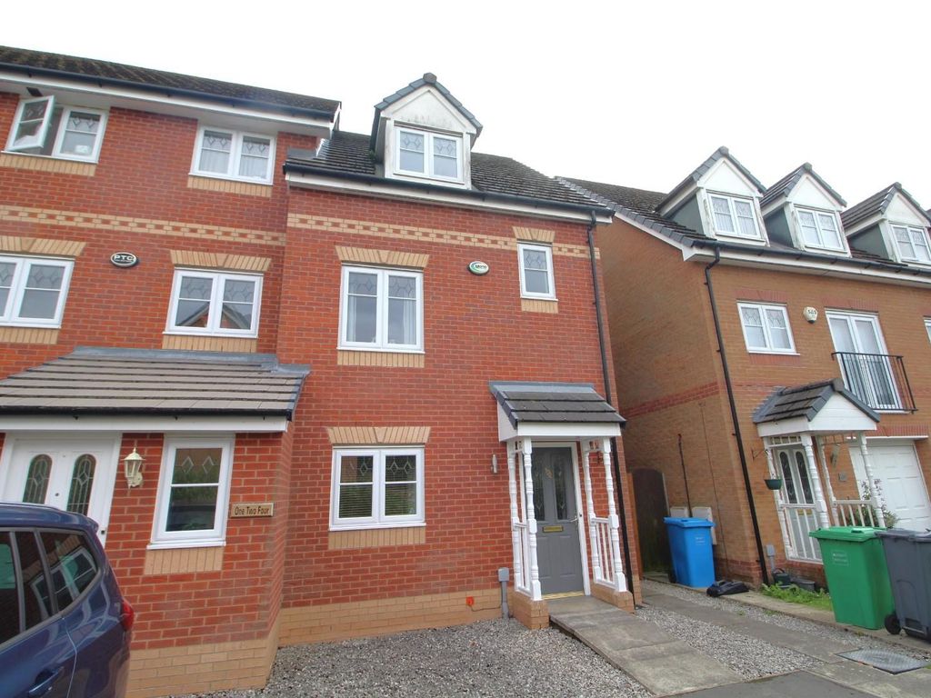 4 bed town house for sale in Lawnhurst Avenue, Wythenshawe, Manchester M23, £350,000