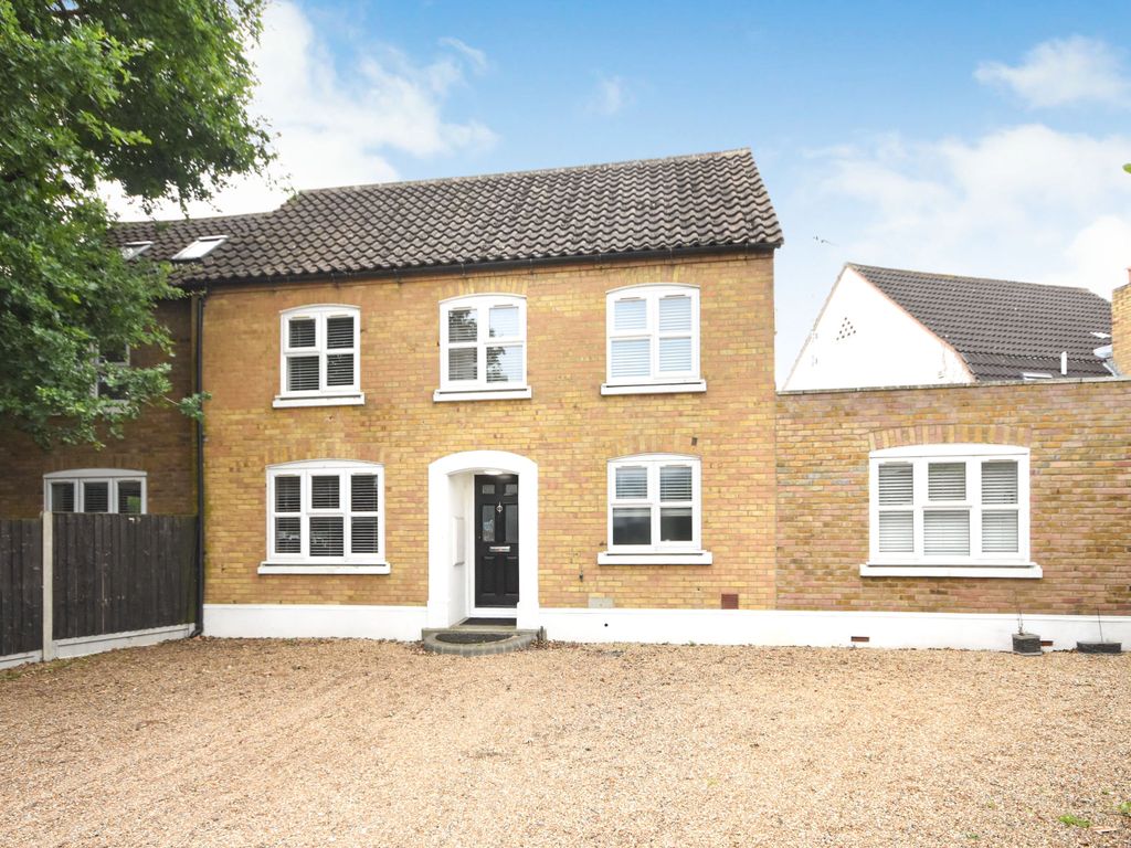 4 bed detached house for sale in Saling Green, Basildon, Essex SS15, £600,000