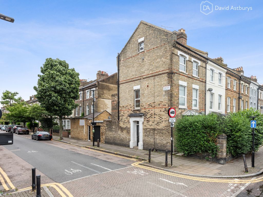 4 bed end terrace house for sale in Hertslet Road, Holloway, London N7, £1,000,000
