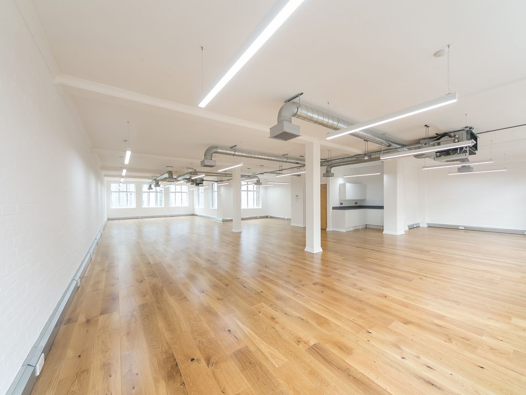 Office to let in Third Floor, 33 Great Sutton Street, Clerkenwell, London EC1V, £109,837 pa