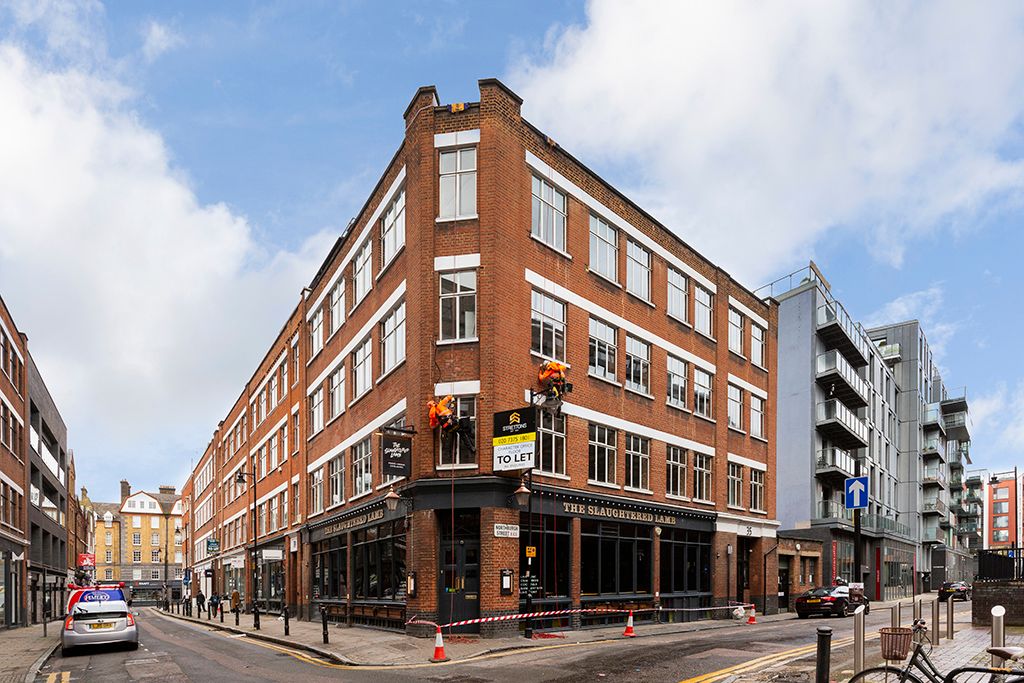 Office to let in Third Floor, 33 Great Sutton Street, Clerkenwell, London EC1V, £109,837 pa