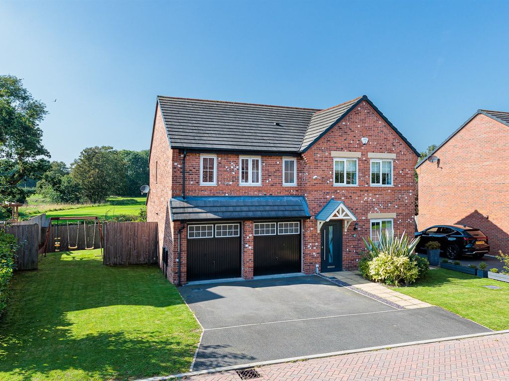 5 bed detached house for sale in Sandstone Lane, Tarporley CW6, £625,000