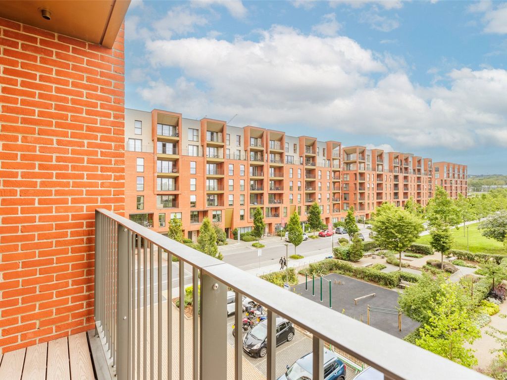 1 bed flat for sale in Thonrey Close, Colindale Gardens, Colindale NW9, £390,000