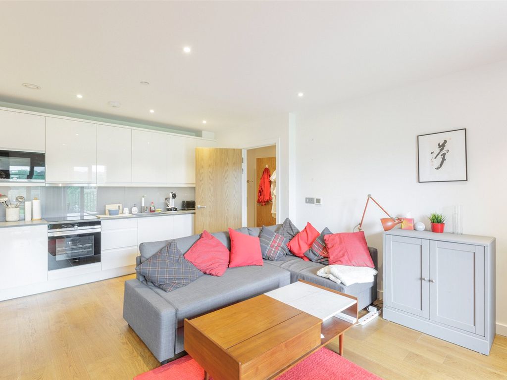 1 bed flat for sale in Thonrey Close, Colindale Gardens, Colindale NW9, £390,000