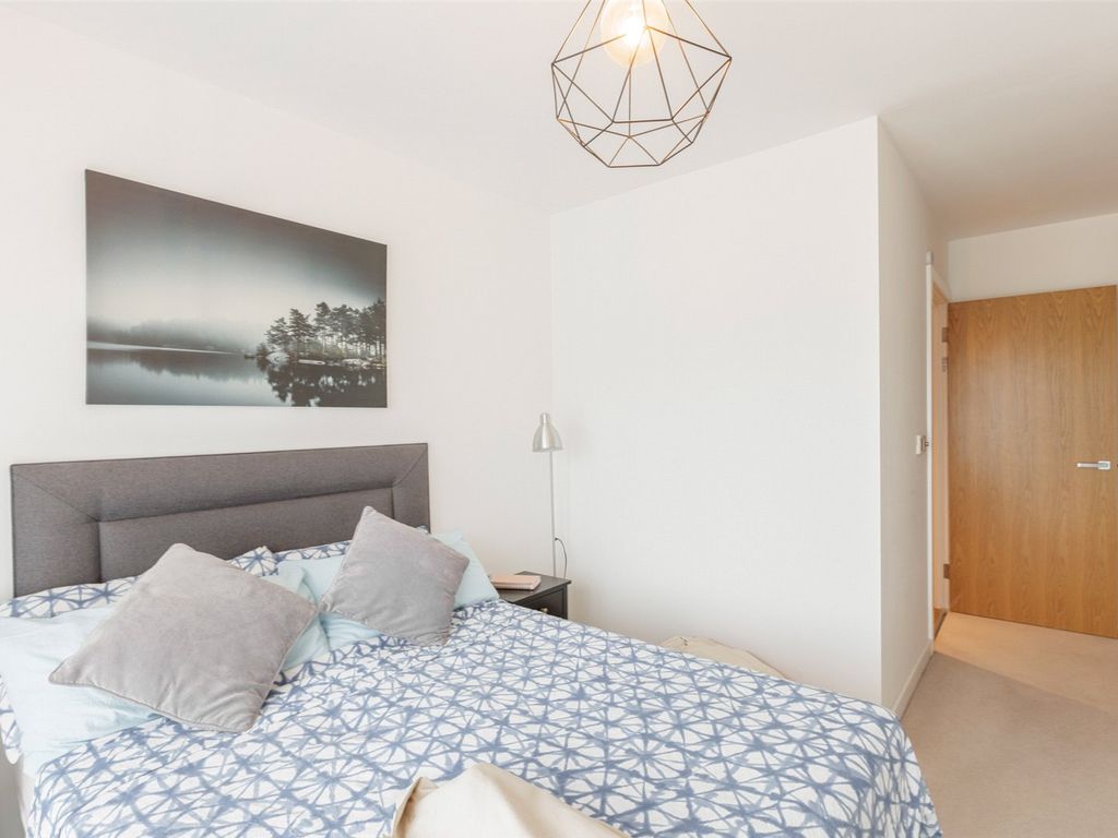 1 bed flat for sale in Thonrey Close, Colindale Gardens, Colindale NW9, £390,000