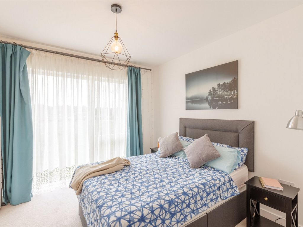 1 bed flat for sale in Thonrey Close, Colindale Gardens, Colindale NW9, £390,000
