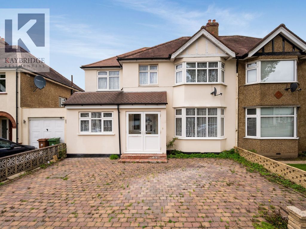 5 bed semi-detached house for sale in Courtenay Road, Worcester Park KT4, £800,000