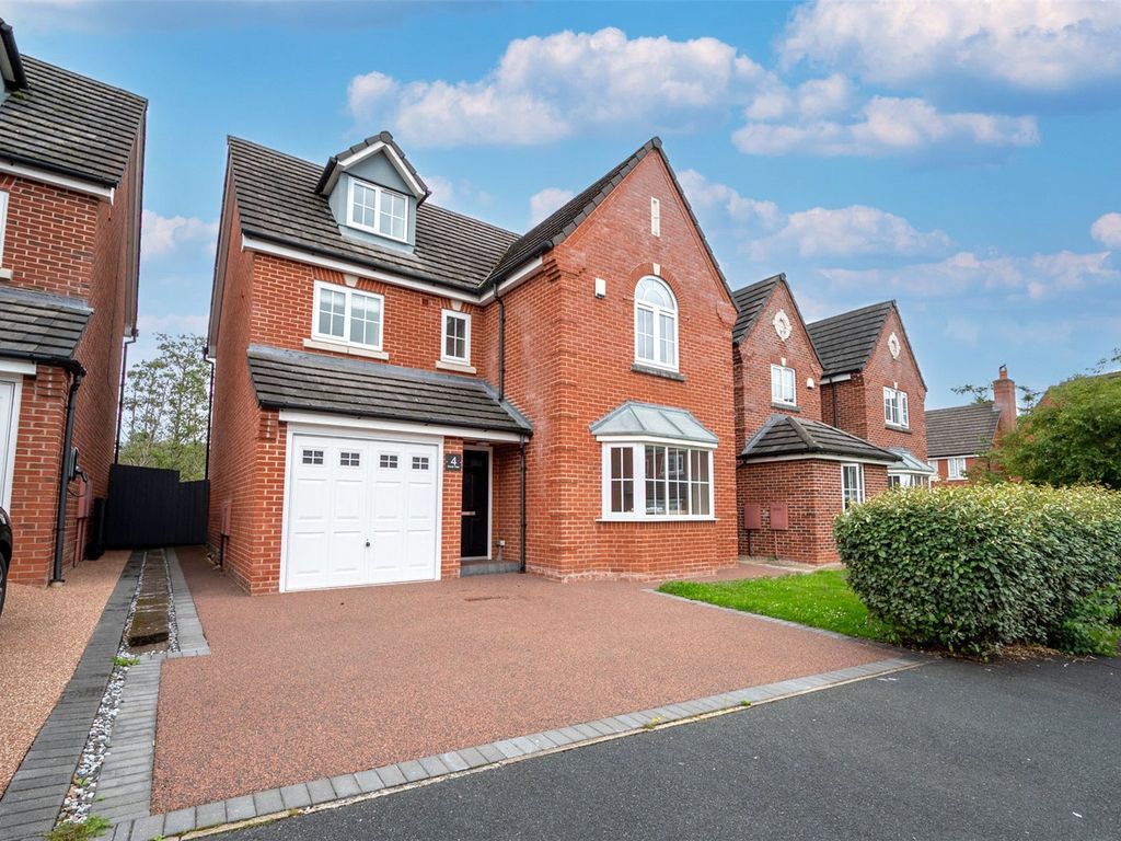 4 bed detached house for sale in Brook View, Newport, Shropshire TF10, £425,000