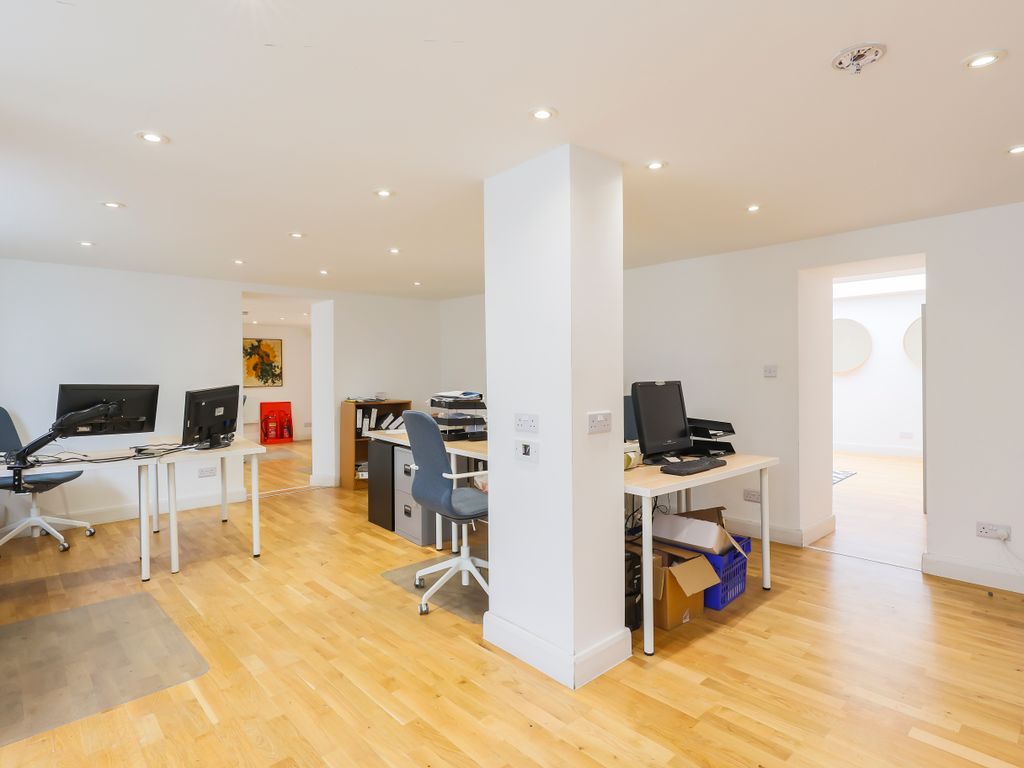 Office to let in Goswell Road, London EC1V, £58,344 pa