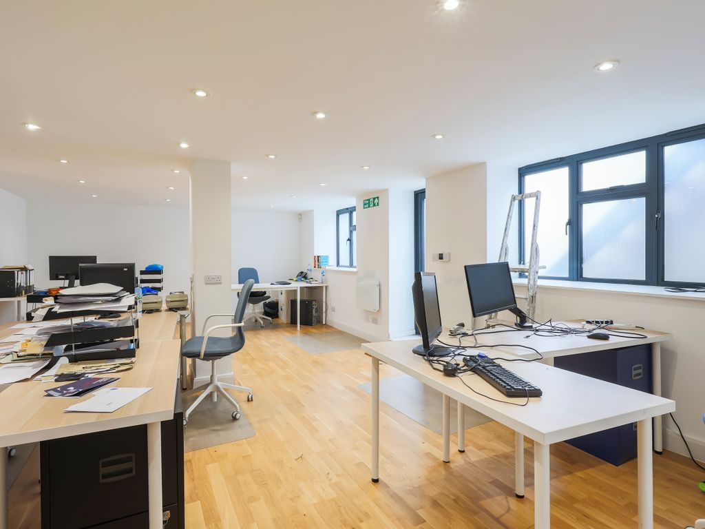 Office to let in Goswell Road, London EC1V, £58,344 pa