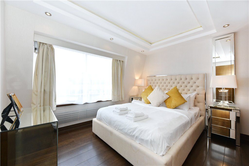 4 bed flat for sale in George Street, London W1U, £1,950,000