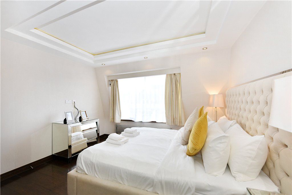 4 bed flat for sale in George Street, London W1U, £1,950,000