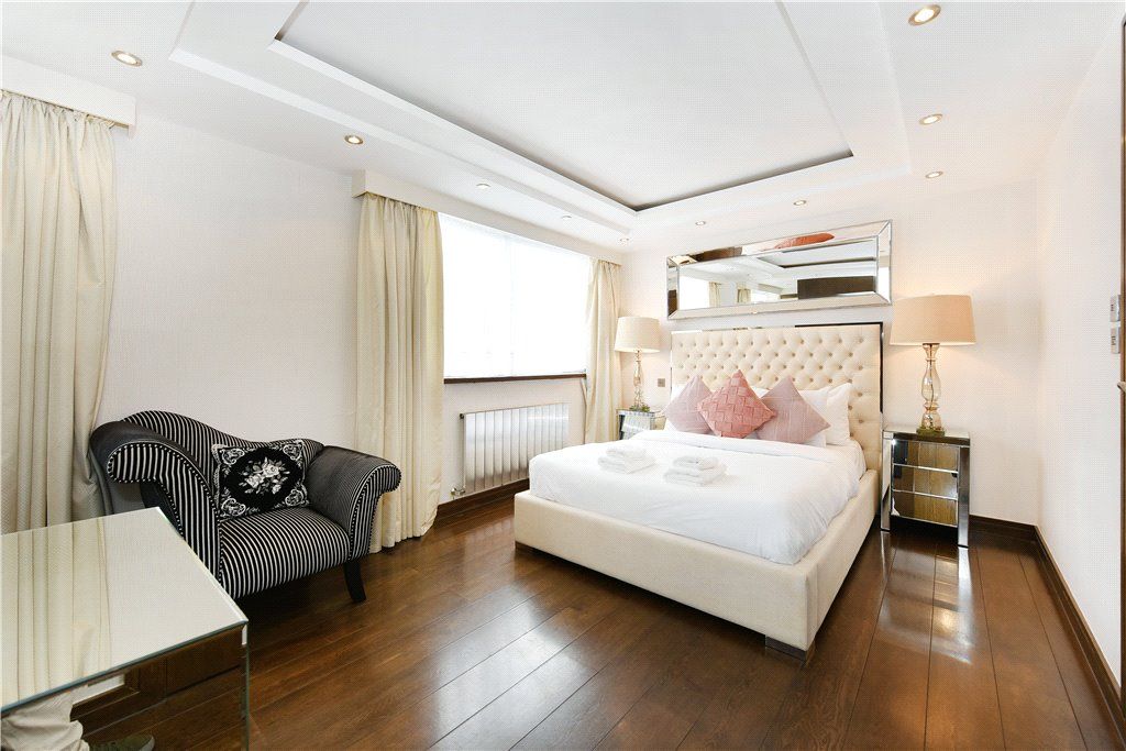 4 bed flat for sale in George Street, London W1U, £1,950,000