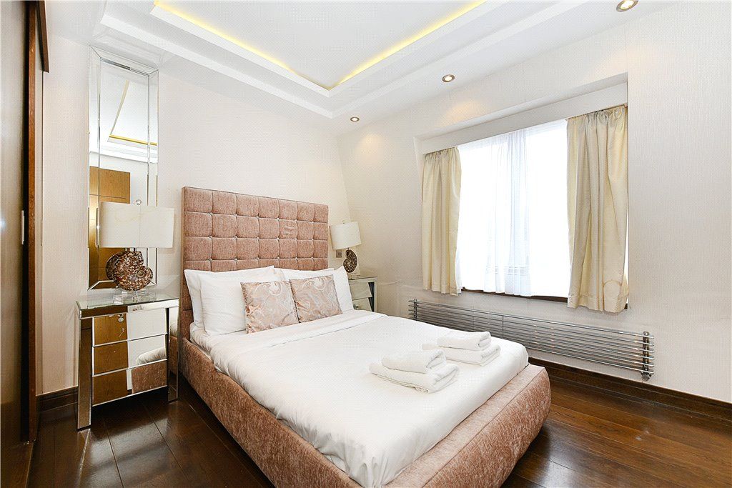 4 bed flat for sale in George Street, London W1U, £1,950,000