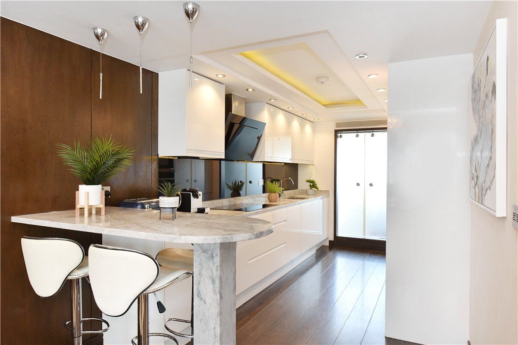 4 bed flat for sale in George Street, London W1U, £1,950,000