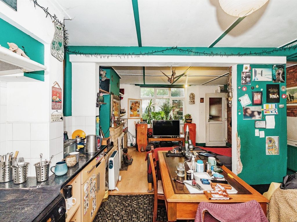 3 bed terraced house for sale in Clarendon Road, Hove BN3, £535,000