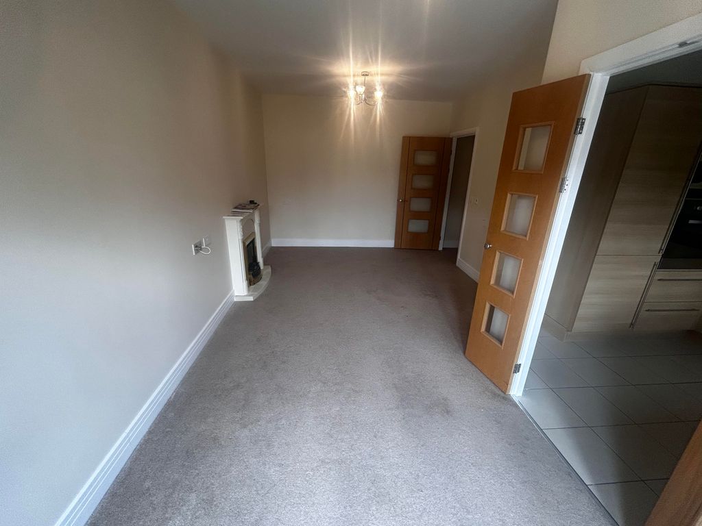 1 bed flat to rent in Four Ashes Road, Solihull B93, £1,000 pcm