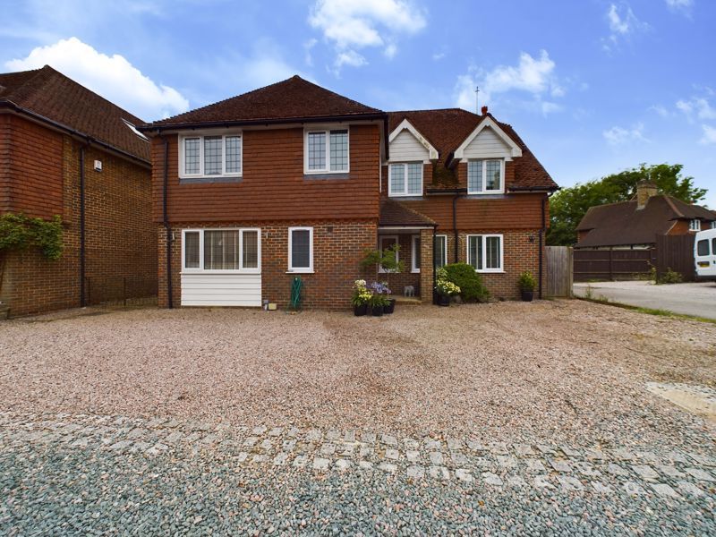 6 bed detached house for sale in Three Bridges Road, Crawley RH10, £975,000