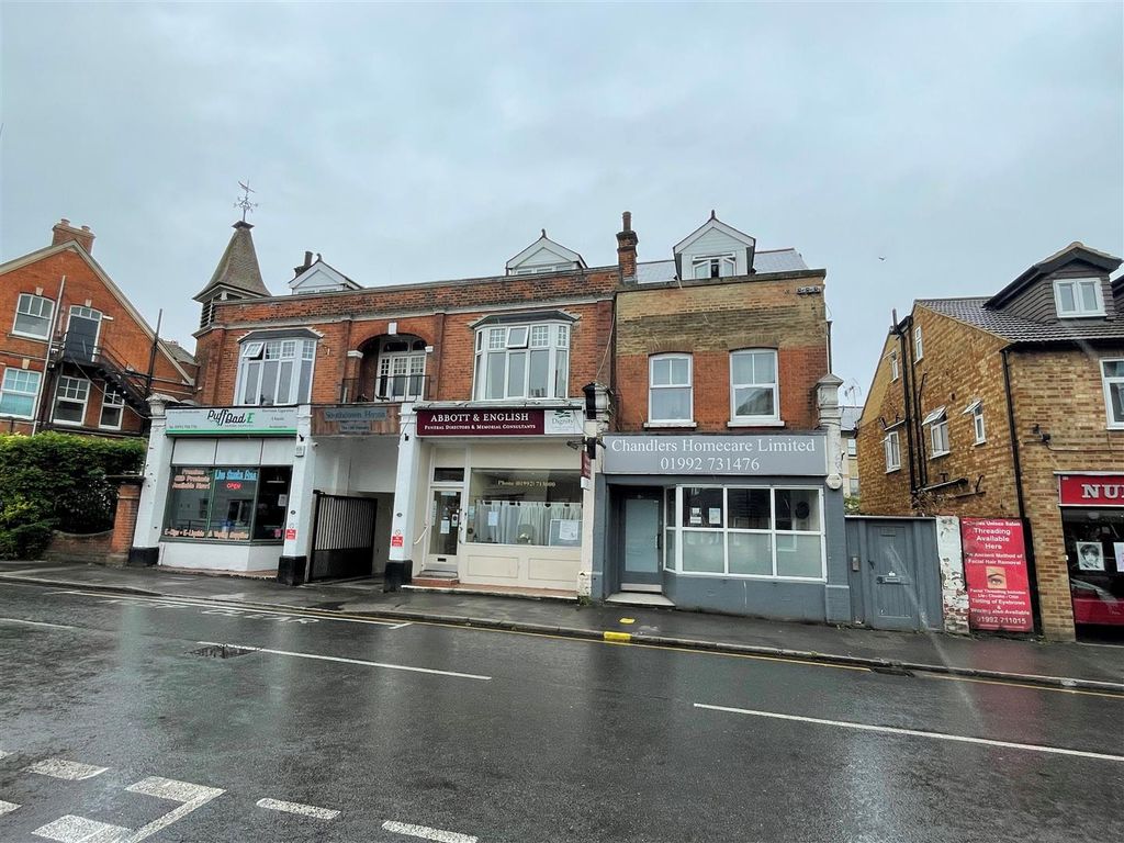 Commercial property to let in Highbridge Street, Waltham Abbey EN9, £8,400 pa