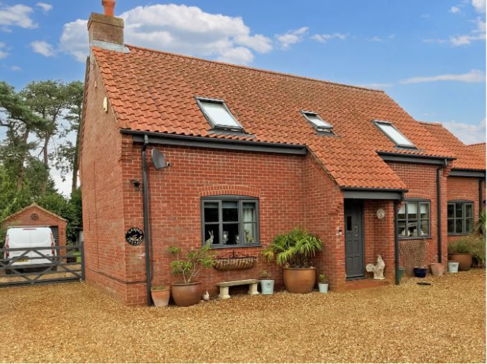 4 bed detached house for sale in Old Fakenham Road, Dereham NR20, £450,000